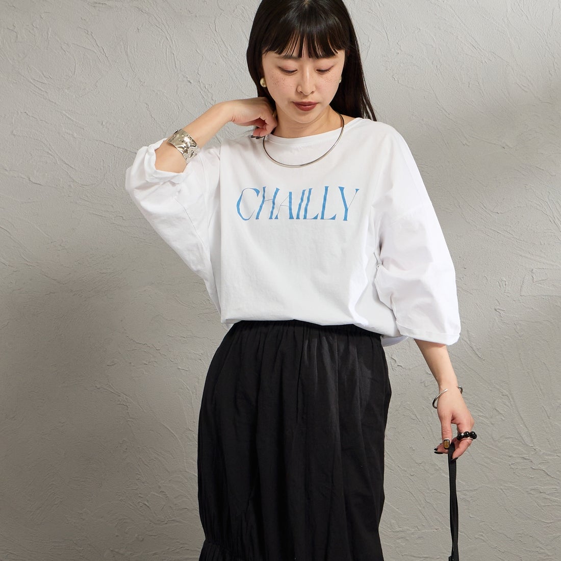 MICA&DEAL [マイカアンドディール] CHAILLY プリントプルオーバー [0126109036] WHITE &&モデル身長：150cm 着用サイズ：F&&