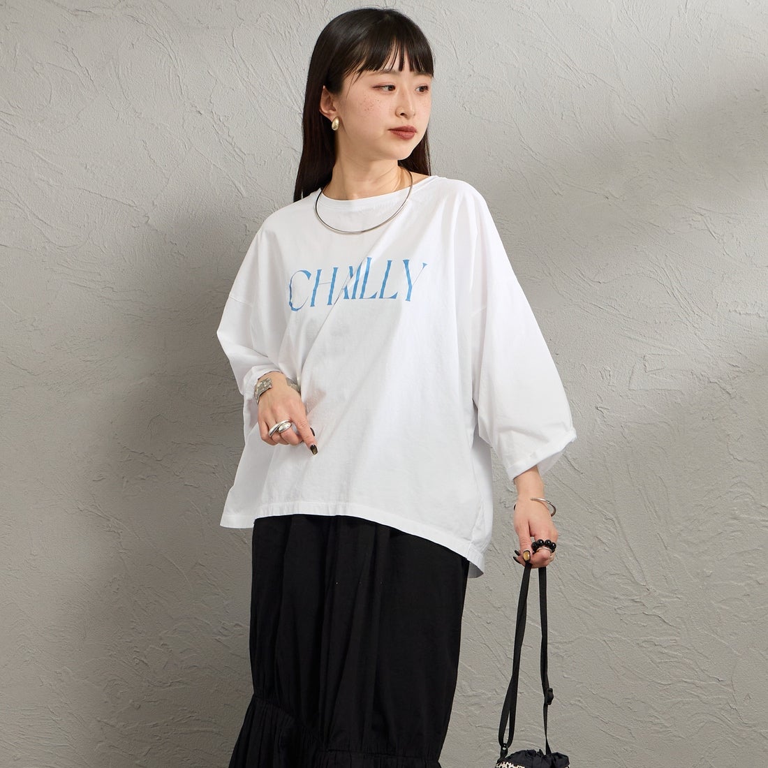 MICA&DEAL [マイカアンドディール] CHAILLY プリントプルオーバー [0126109036] WHITE &&モデル身長：150cm 着用サイズ：F&&