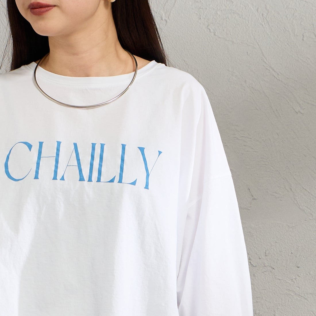 MICA&DEAL [マイカアンドディール] CHAILLY プリントプルオーバー [0126109036] WHITE &&モデル身長：150cm 着用サイズ：F&&