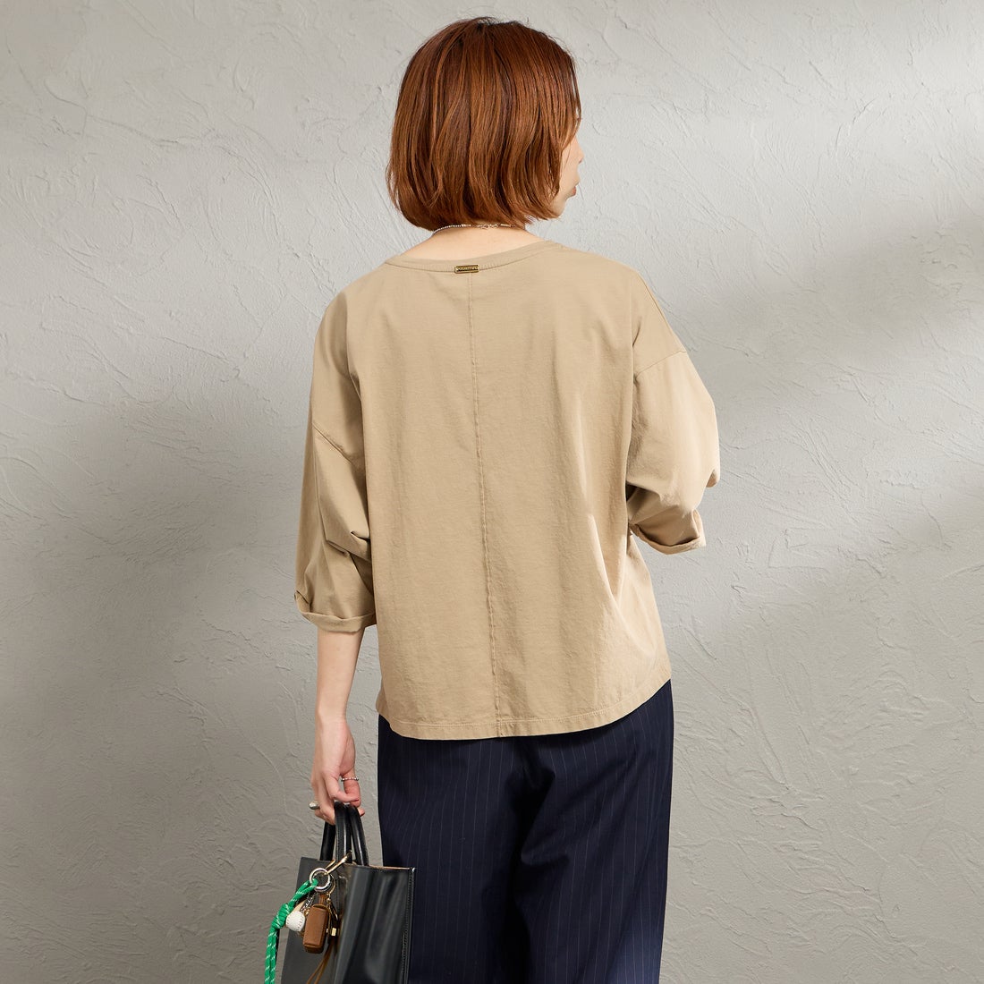 MICA&DEAL [マイカアンドディール] CHAILLY プリントプルオーバー [0126109036] BEIGE &&モデル身長：158cm 着用サイズ：F&&