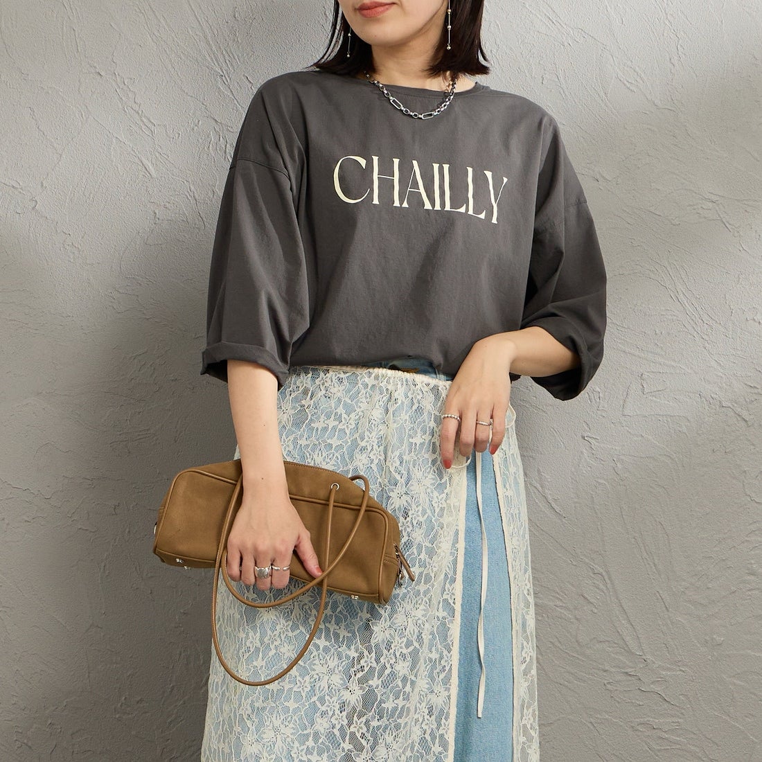 MICA&DEAL [マイカアンドディール] CHAILLY プリントプルオーバー [0126109036] D/GRAY &&モデル身長：160cm 着用サイズ：F&&