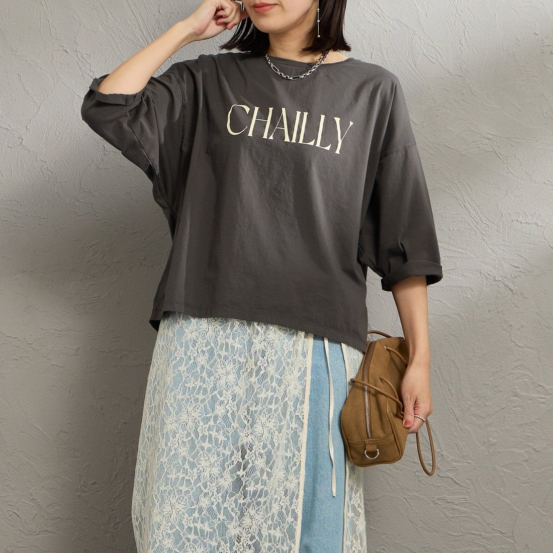 MICA&DEAL [マイカアンドディール] CHAILLY プリントプルオーバー [0126109036] D/GRAY &&モデル身長：160cm 着用サイズ：F&&