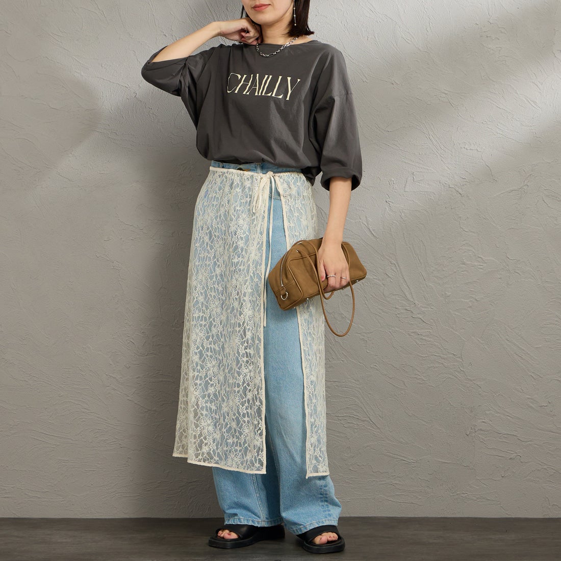 MICA&DEAL [マイカアンドディール] CHAILLY プリントプルオーバー [0126109036] D/GRAY &&モデル身長：160cm 着用サイズ：F&&