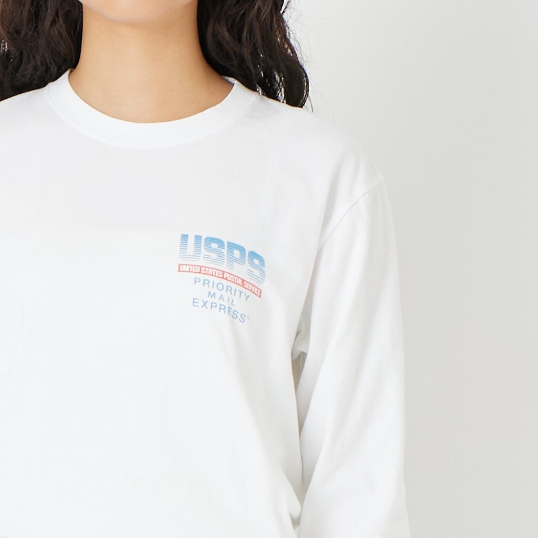 GOOD ROCK SPEED [グッドロックスピード] USPS ロングスリーブTシャツ [26USP001W] WHITE &&モデル身長：162cm 着用サイズ：F&&