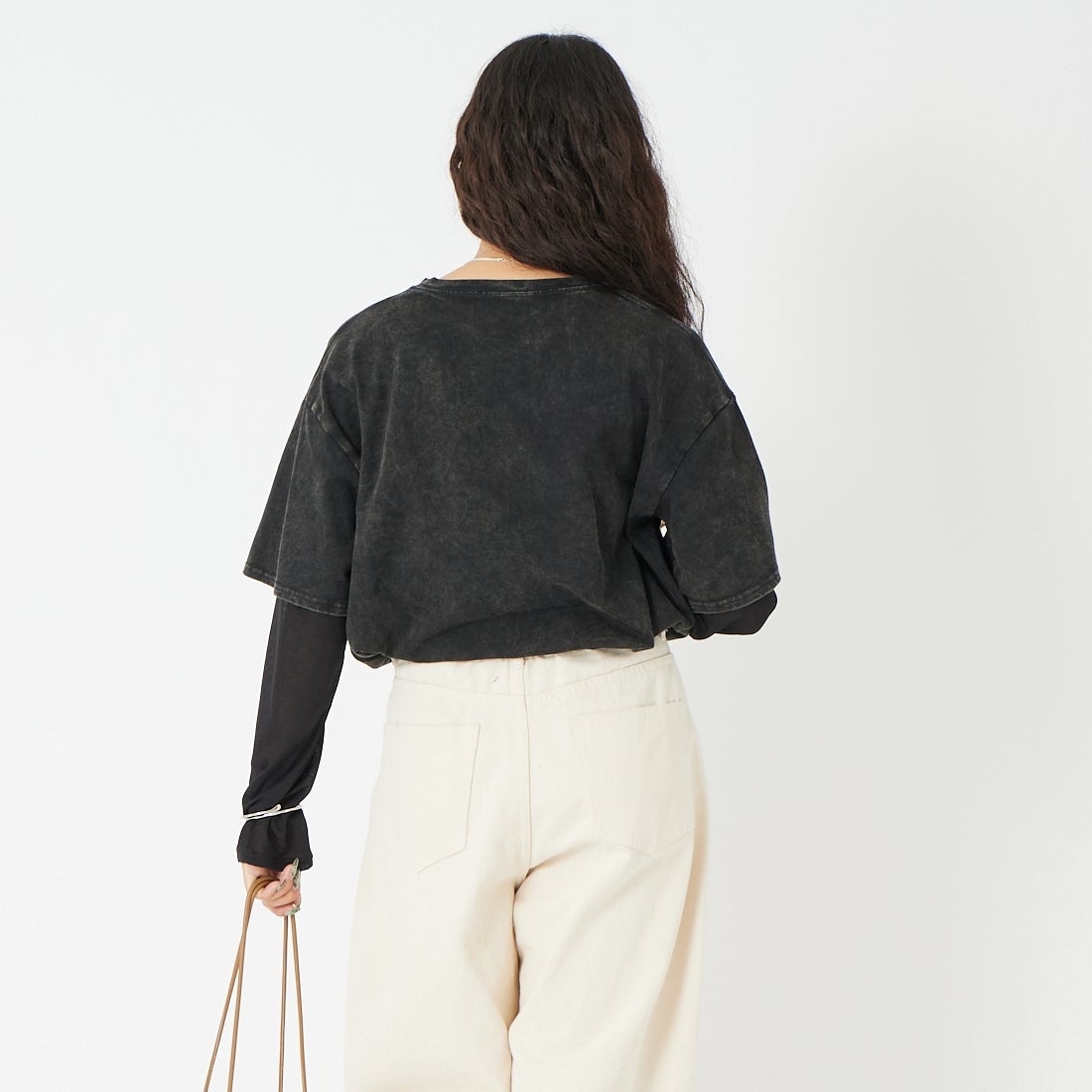 Noir Fabrik [ヌワールファブリック] フェイクレイヤードTシャツ [2621-229IN] BLACK &&モデル身長：162cm 着用サイズ：F&&