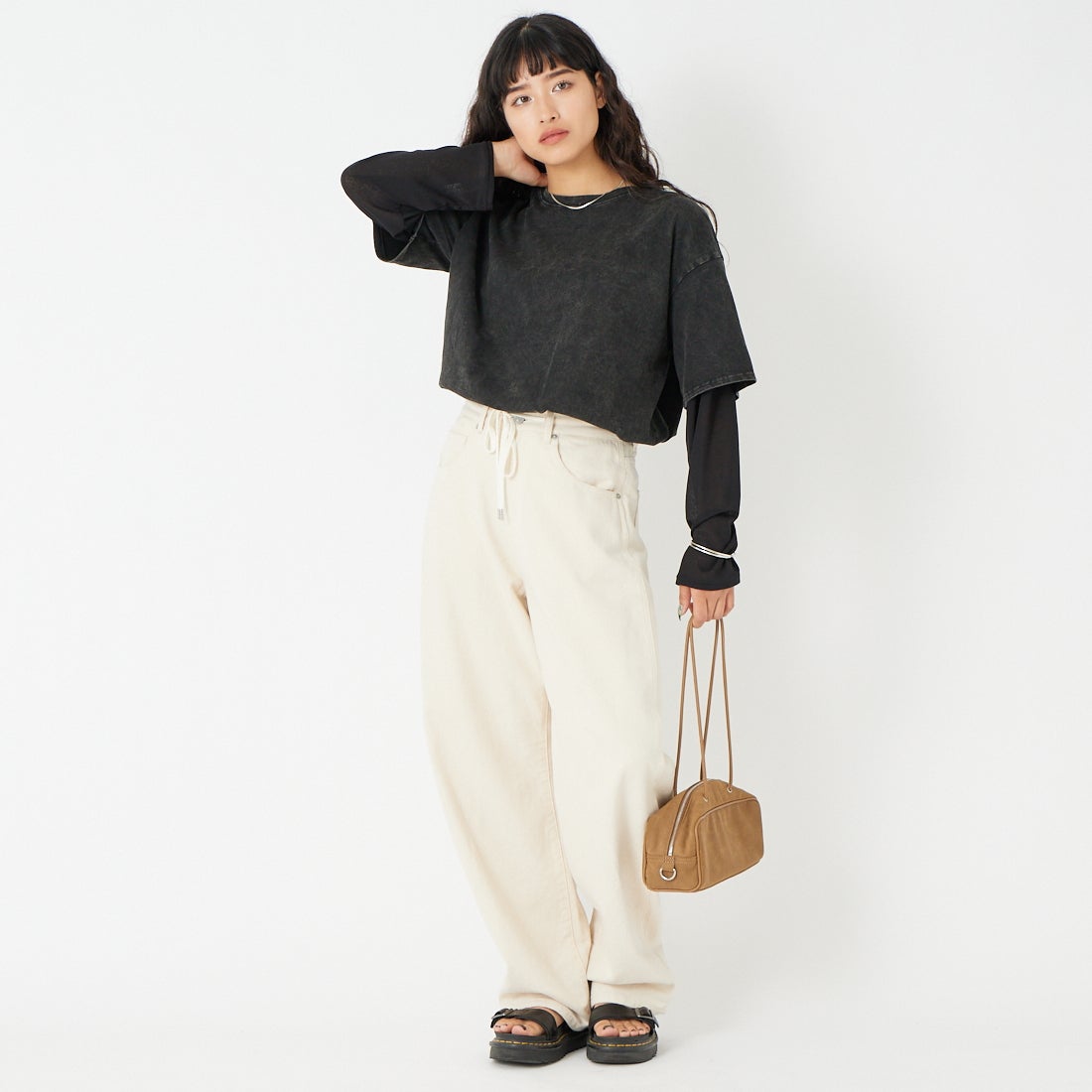 Noir Fabrik [ヌワールファブリック] フェイクレイヤードTシャツ [2621-229IN] BLACK &&モデル身長：162cm 着用サイズ：F&&