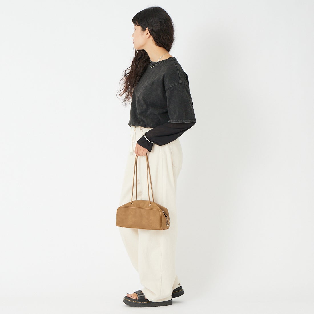 Noir Fabrik [ヌワールファブリック] フェイクレイヤードTシャツ [2621-229IN] BLACK &&モデル身長：162cm 着用サイズ：F&&