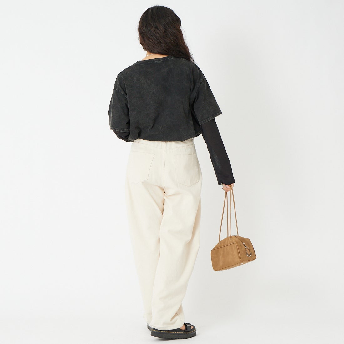 Noir Fabrik [ヌワールファブリック] フェイクレイヤードTシャツ [2621-229IN] BLACK &&モデル身長：162cm 着用サイズ：F&&