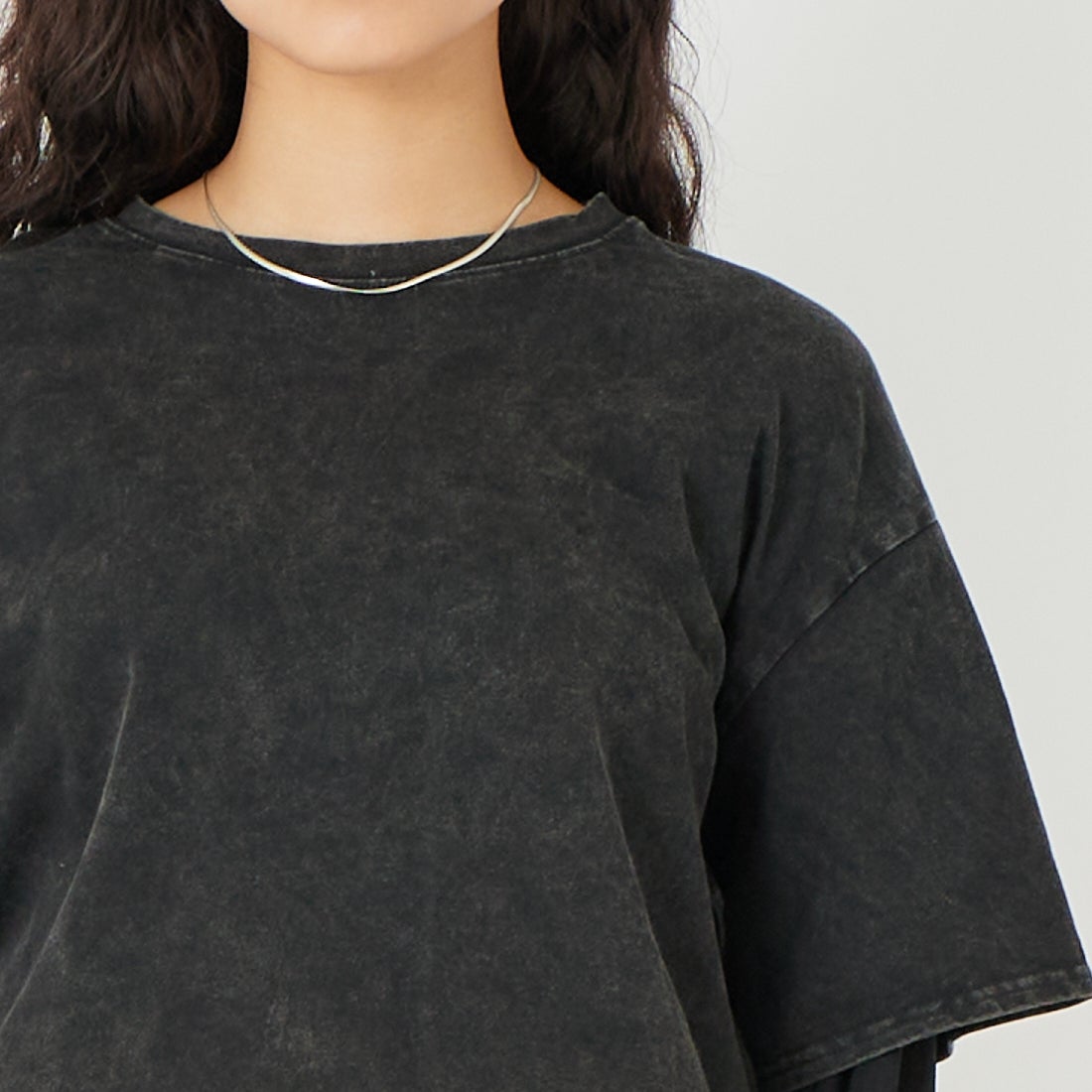 Noir Fabrik [ヌワールファブリック] フェイクレイヤードTシャツ [2621-229IN] BLACK &&モデル身長：162cm 着用サイズ：F&&