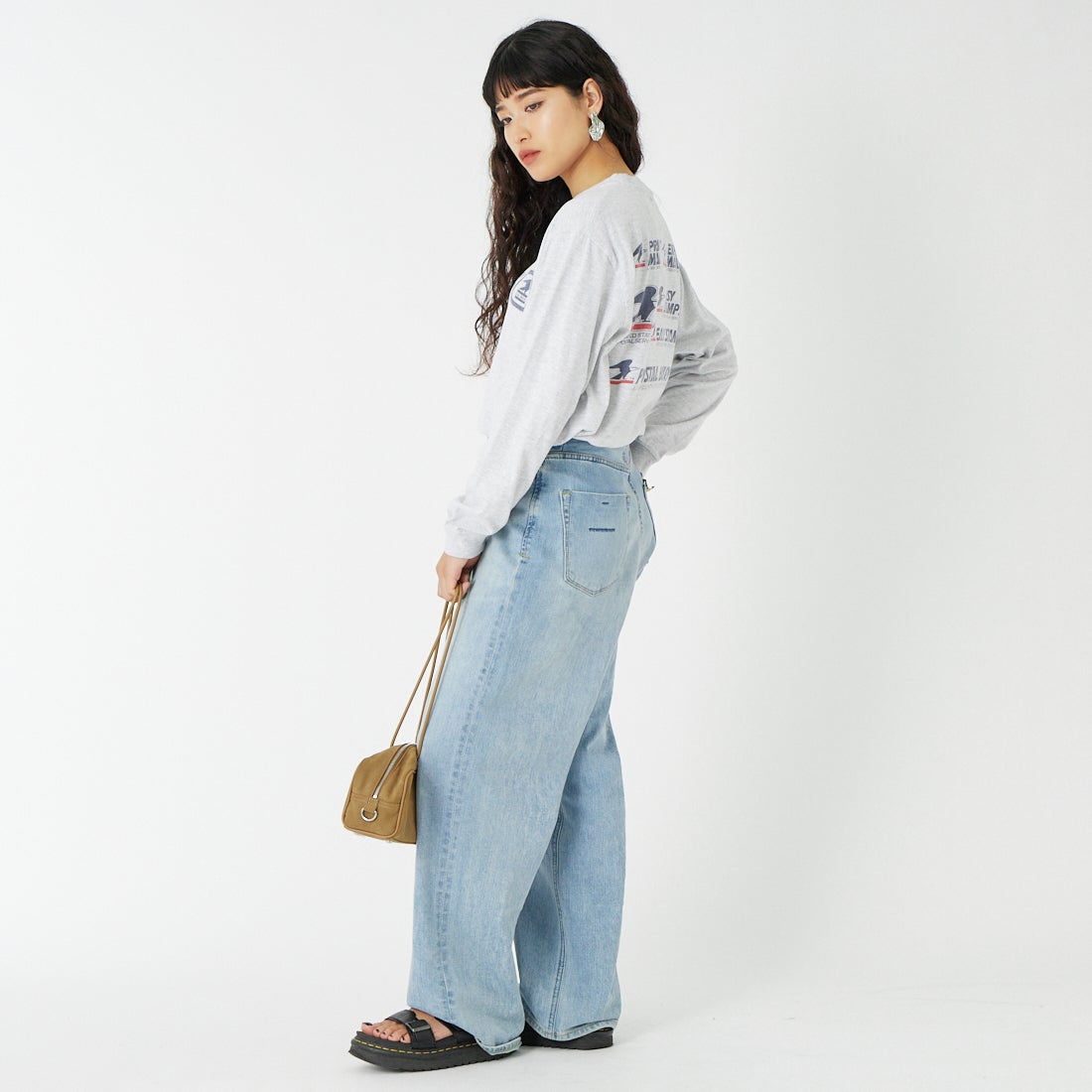 GOOD ROCK SPEED [グッドロックスピード] USPS ロングスリーブTシャツ [26USP002W] ASH &&モデル身長：162cm 着用サイズ：F&&