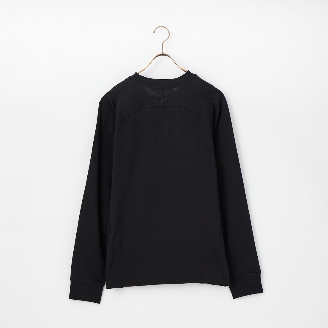 1PIU1UGUALE3 RELAX [ウノ ピゥ ウノ ウグァーレ トレ] ツイルロゴアップリケロングTシャツ [UST-26067] SN90 BLACK