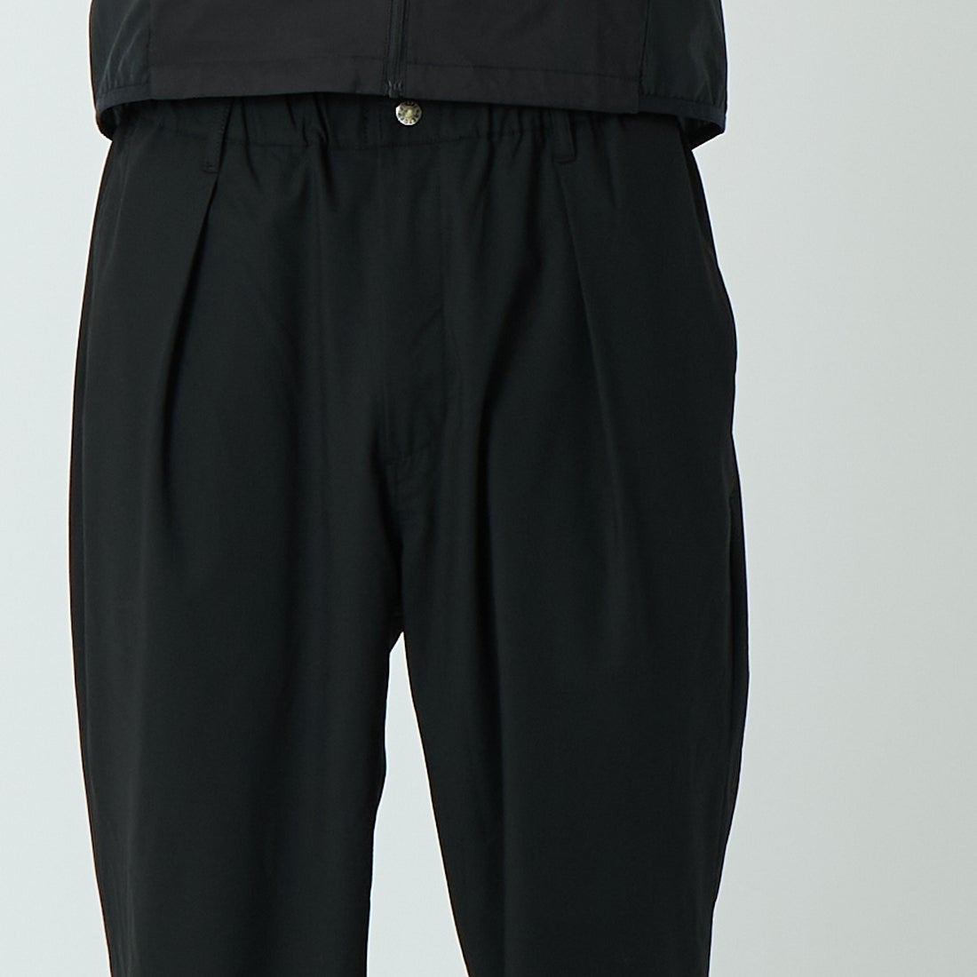 Jeans Factory Clothes [ジーンズファクトリークローズ] SIROトロ 2WAYストレッチワイドテーパードトラウザー [JFC-262-012] 61 BLK &&モデル身長：179cm 着用サイズ：XL&&