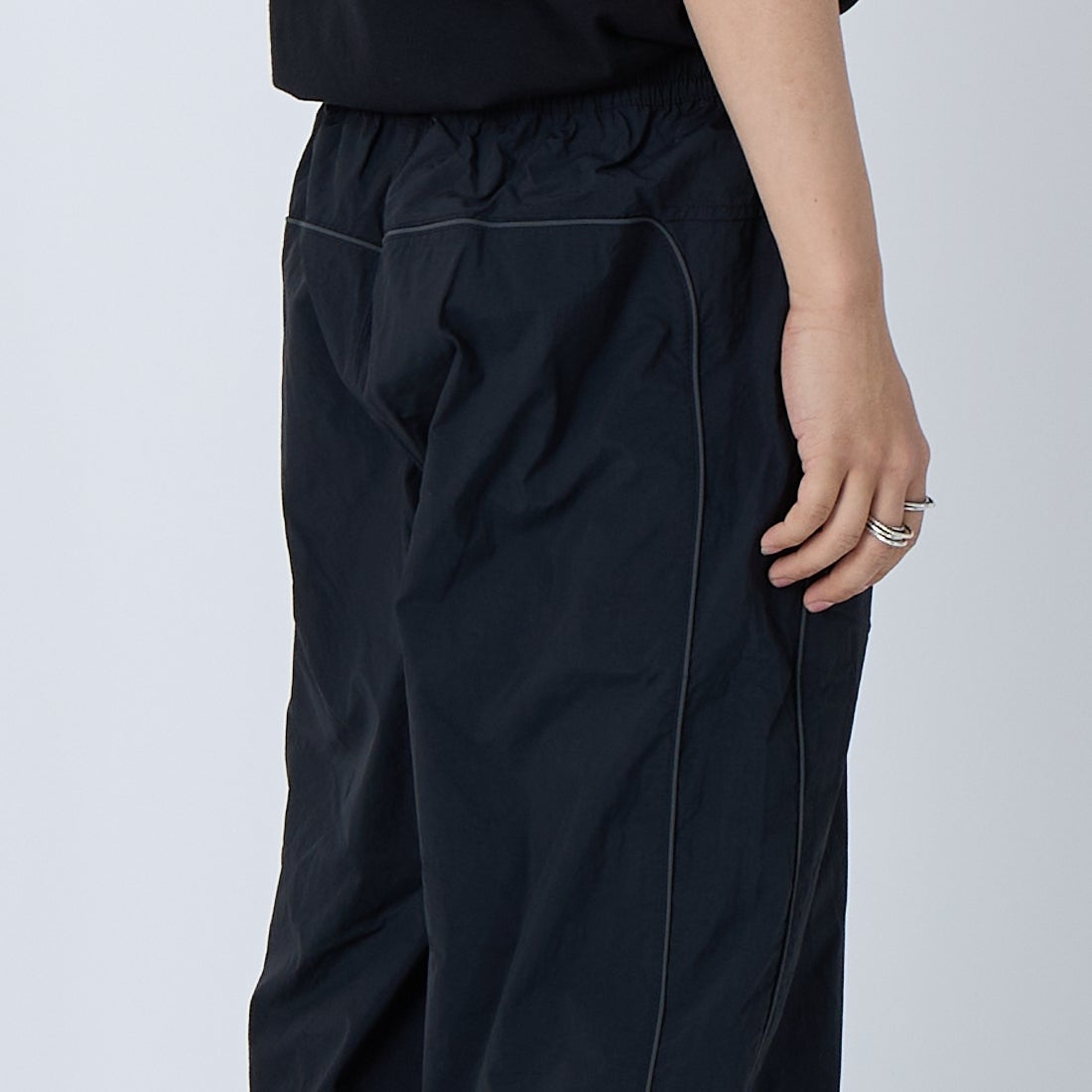 NIKE [ナイキ] トラックパンツ [IF1307] 010 BLACK &&モデル身長：179cm 着用サイズ：M&&