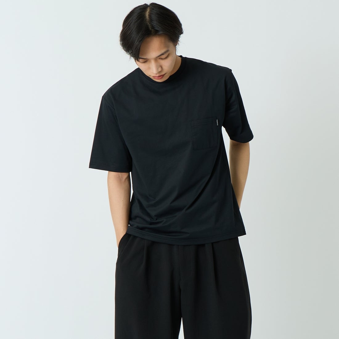 THE NORTH FACE [ザ ノースフェイス] ショートスリーブエアリーポケットTシャツ [NT32635] K &&モデル身長：179cm 着用サイズ：M&&