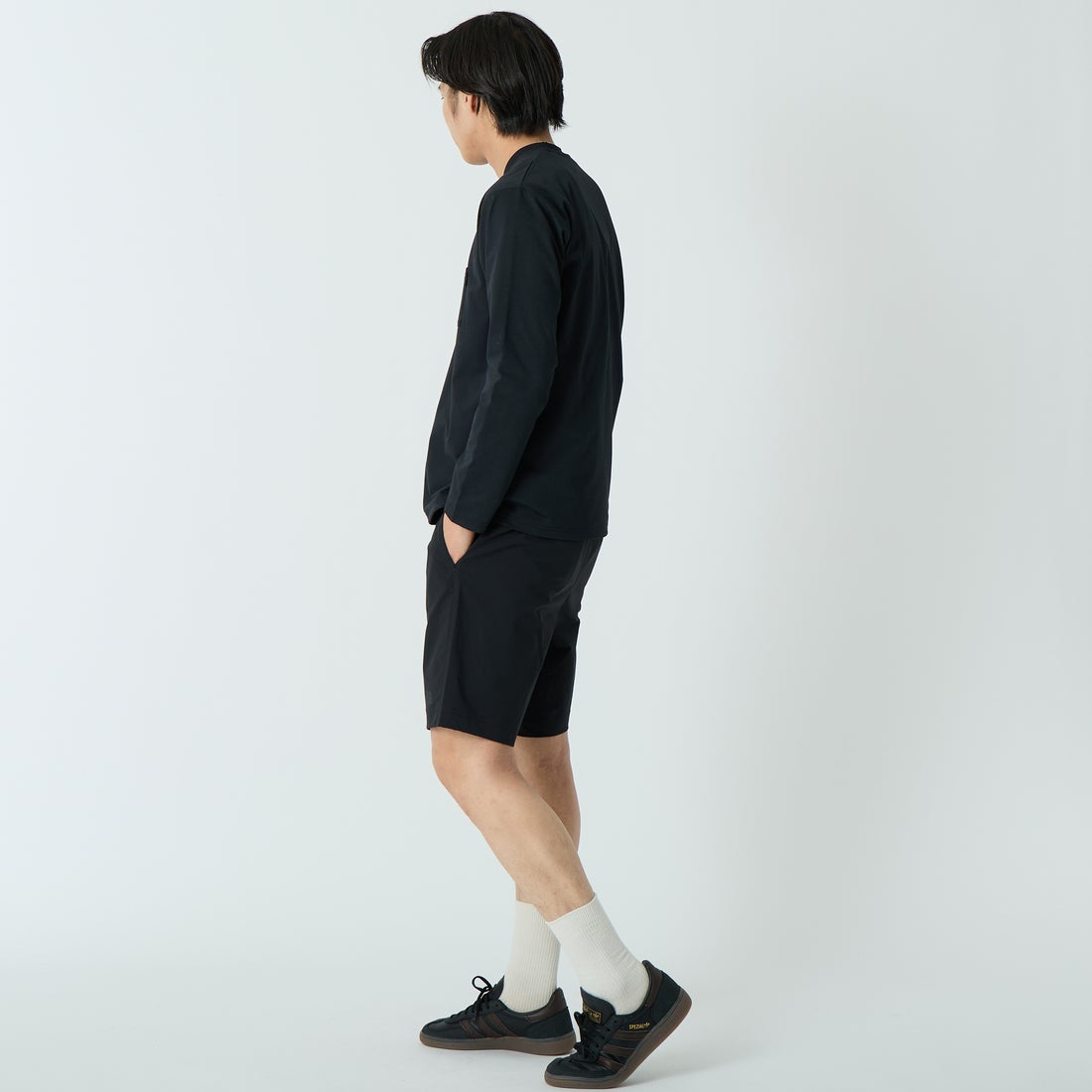 THE NORTH FACE [ザ ノースフェイス] ロングスリーブエアリーポケットTシャツ [NT32630] K &&モデル身長：179cm 着用サイズ：M&&