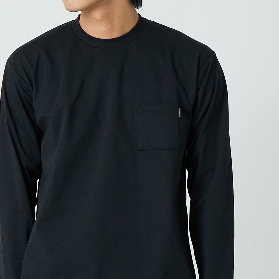 THE NORTH FACE [ザ ノースフェイス] ロングスリーブエアリーポケットTシャツ [NT32630] K &&モデル身長：179cm 着用サイズ：M&&