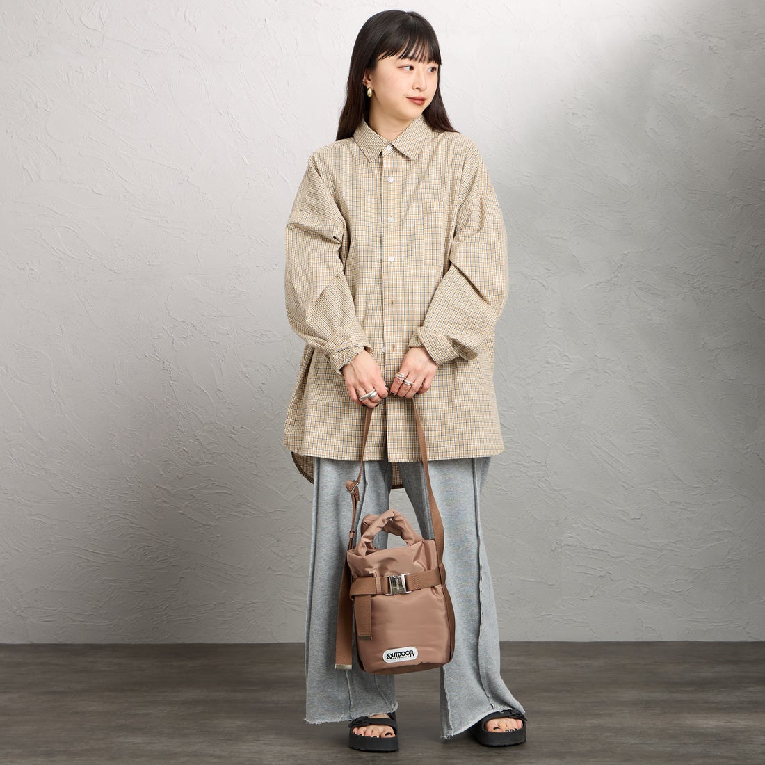 OUTDOOR PRODUCTS [アウトドアプロダクツ] 2WAYベルトトートバッグ [BR-OUT-26SS03] MOCHA