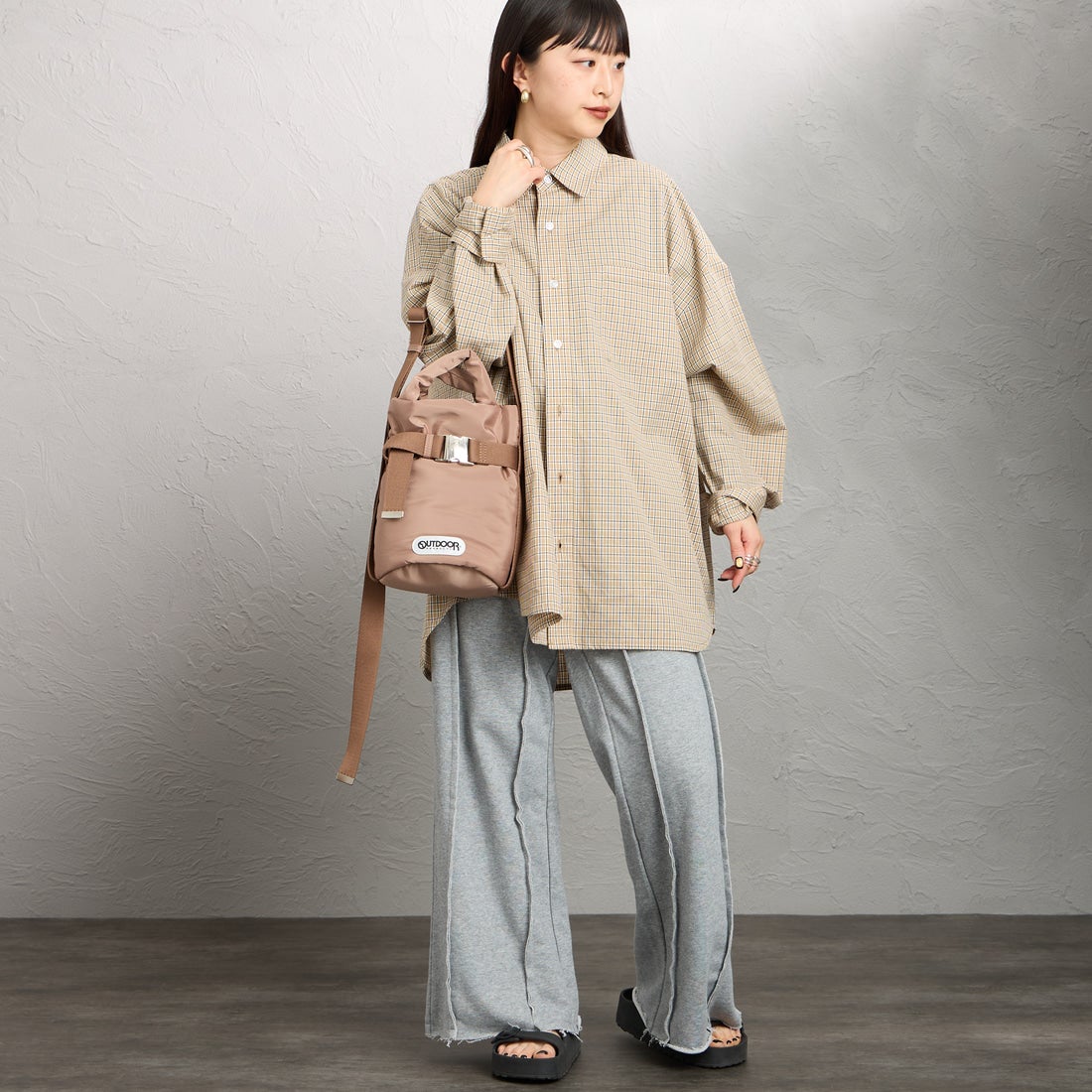 OUTDOOR PRODUCTS [アウトドアプロダクツ] 2WAYベルトトートバッグ [BR-OUT-26SS03] MOCHA