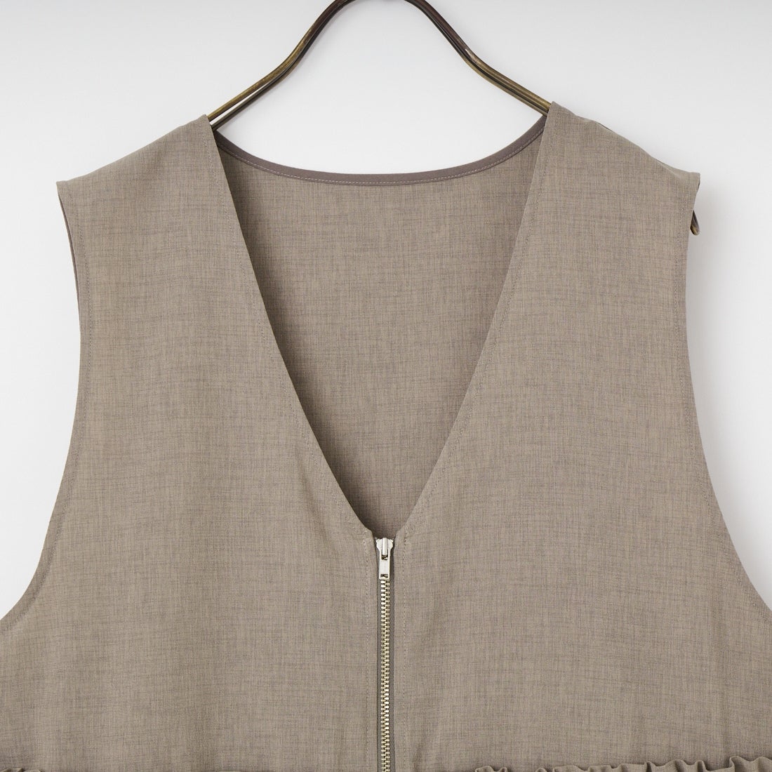 USINE [ユジーヌ] 機能素材ギャザーペプラムベスト [21267056] 035 ﾓｶ