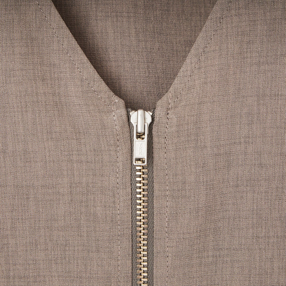 USINE [ユジーヌ] 機能素材ギャザーペプラムベスト [21267056] 035 ﾓｶ