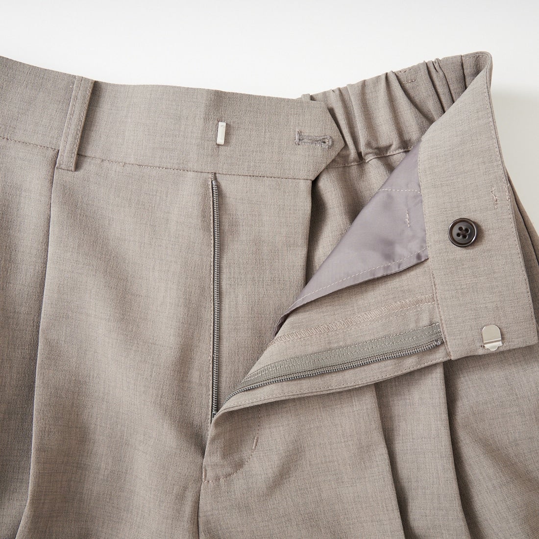 USINE [ユジーヌ] 機能素材2タックワイドパンツ [21267057] 035 ﾓｶ