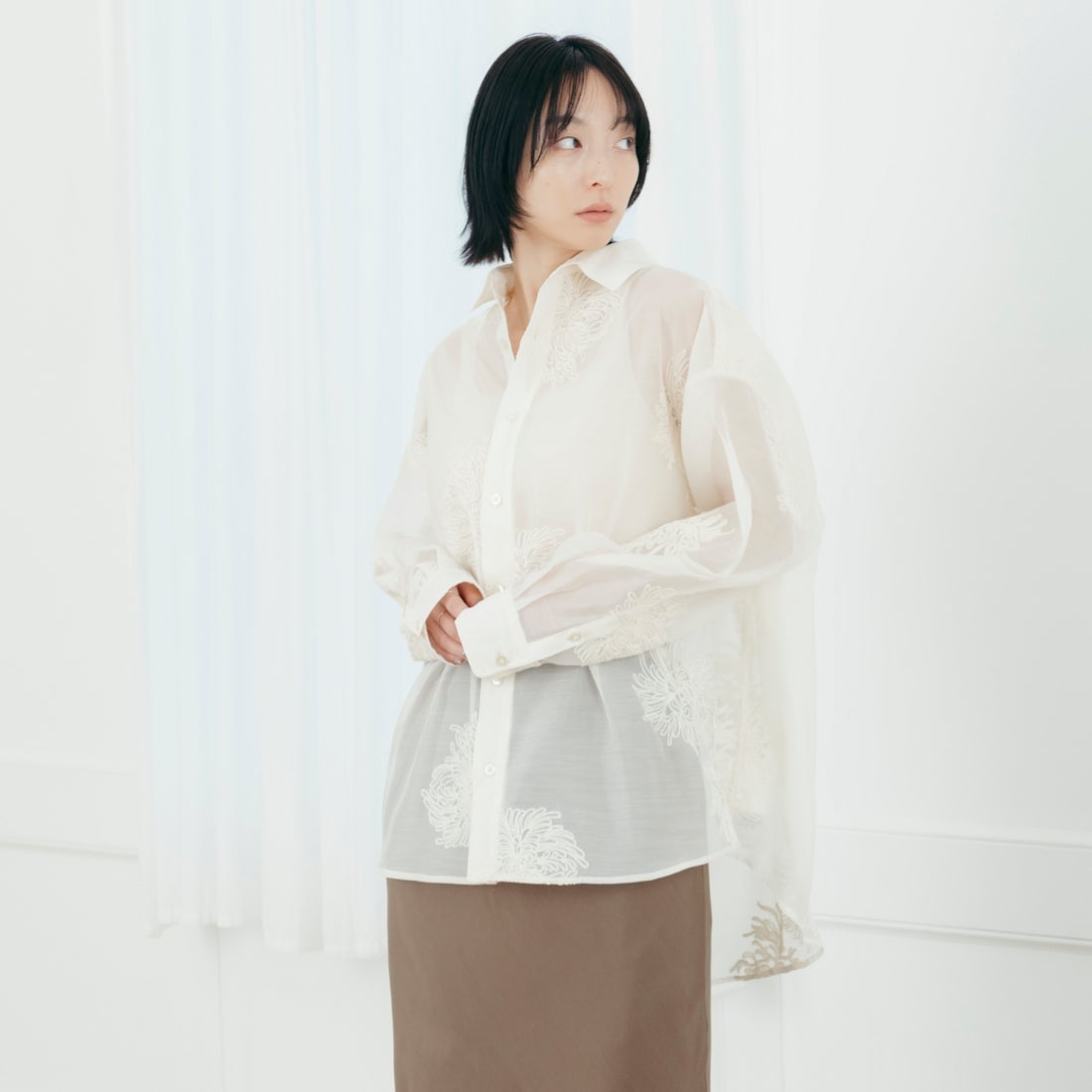 USINE [ユジーヌ] オーバーサイズドレスシャツ [21267065] 031 ﾎﾜｲﾄJQ &&モデル身長：165cm 着用サイズ：F&&