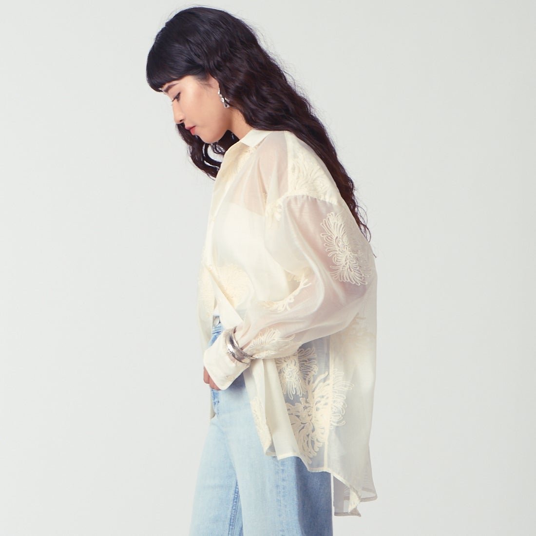 USINE [ユジーヌ] オーバーサイズドレスシャツ [21267065] 031 ﾎﾜｲﾄJQ &&モデル身長：162cm 着用サイズ：F&&