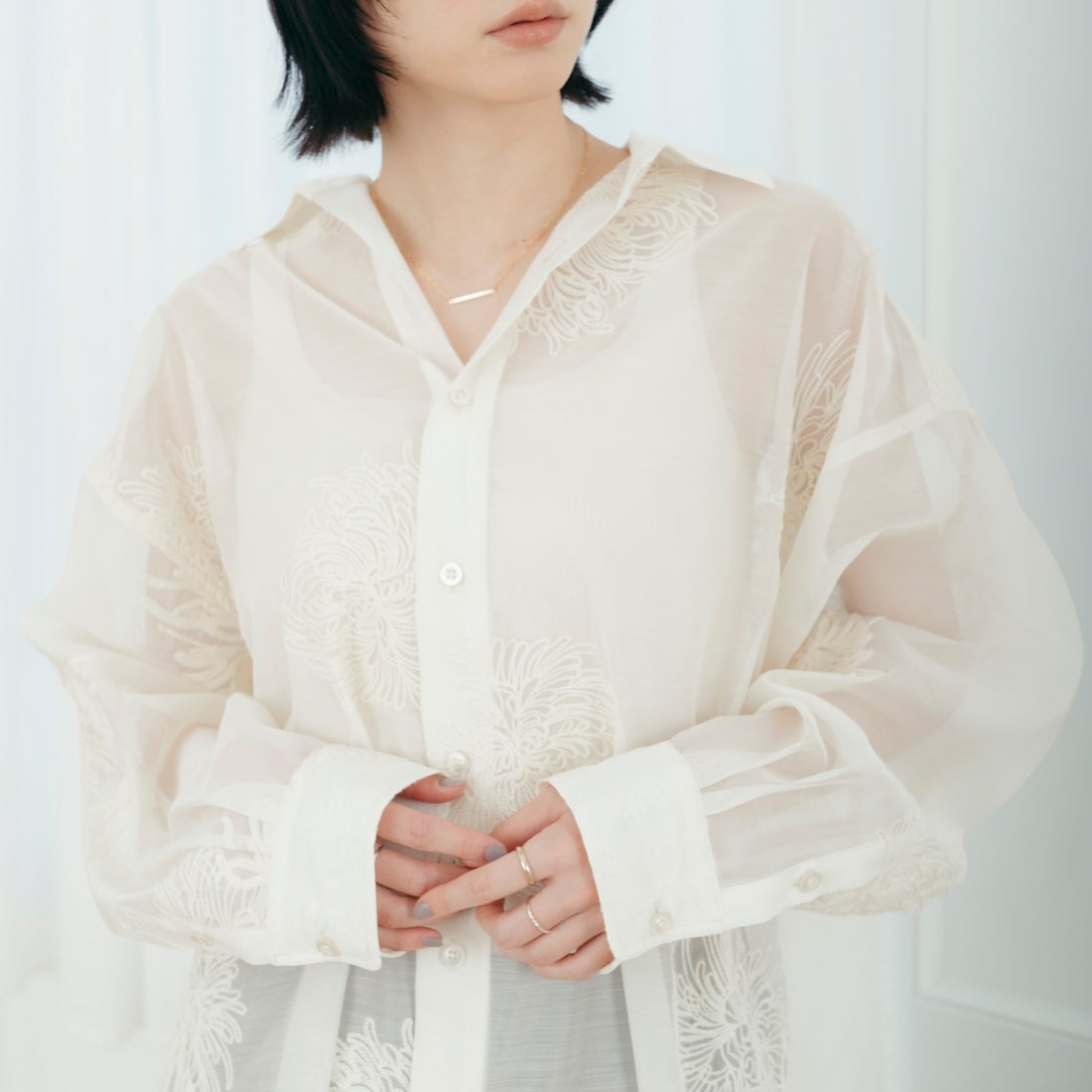 USINE [ユジーヌ] オーバーサイズドレスシャツ [21267065] 031 ﾎﾜｲﾄJQ &&モデル身長：165cm 着用サイズ：F&&