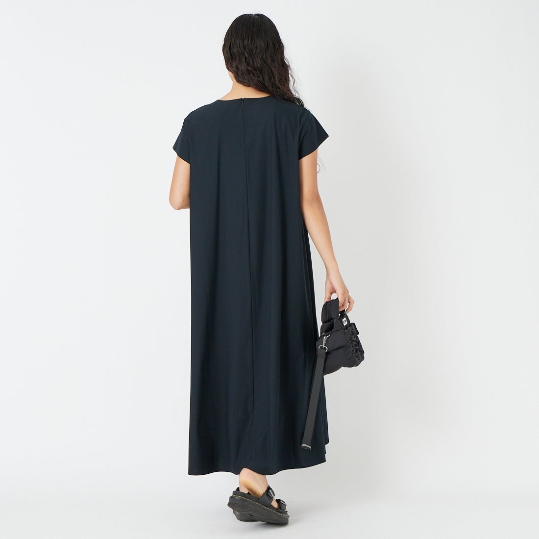 THE NORTH FACE [ザ ノースフェイス] マタニティスイングラックスワンピース [NTM12602] K &&モデル身長：162cm 着用サイズ：L/XL&&