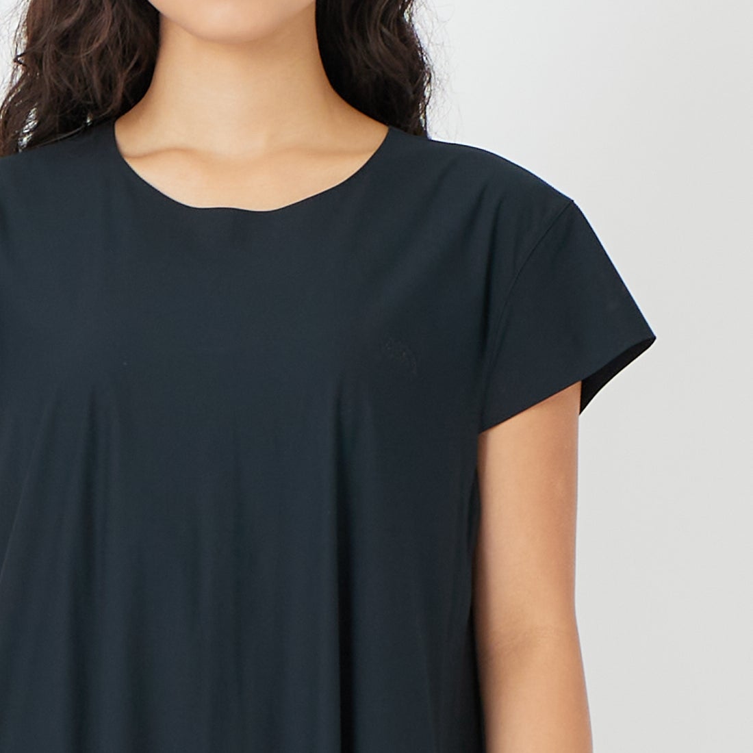 THE NORTH FACE [ザ ノースフェイス] マタニティスイングラックスワンピース [NTM12602] K &&モデル身長：162cm 着用サイズ：L/XL&&