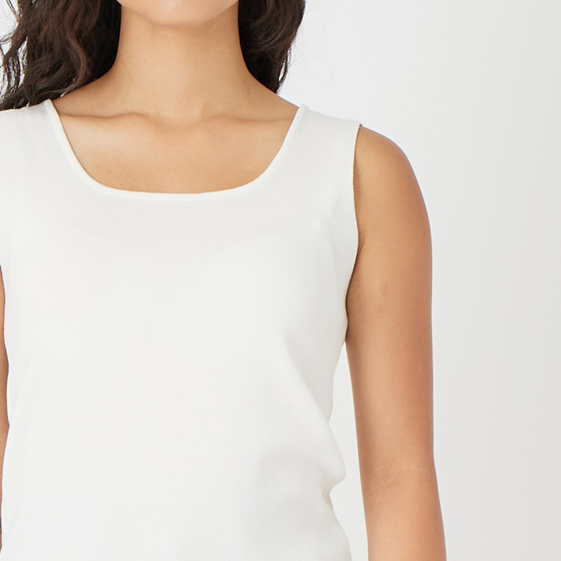 CLOCHE [クロシェ] スクエアニットタンクトップ [61285520] ｵﾌ &&モデル身長：162cm 着用サイズ：2&&