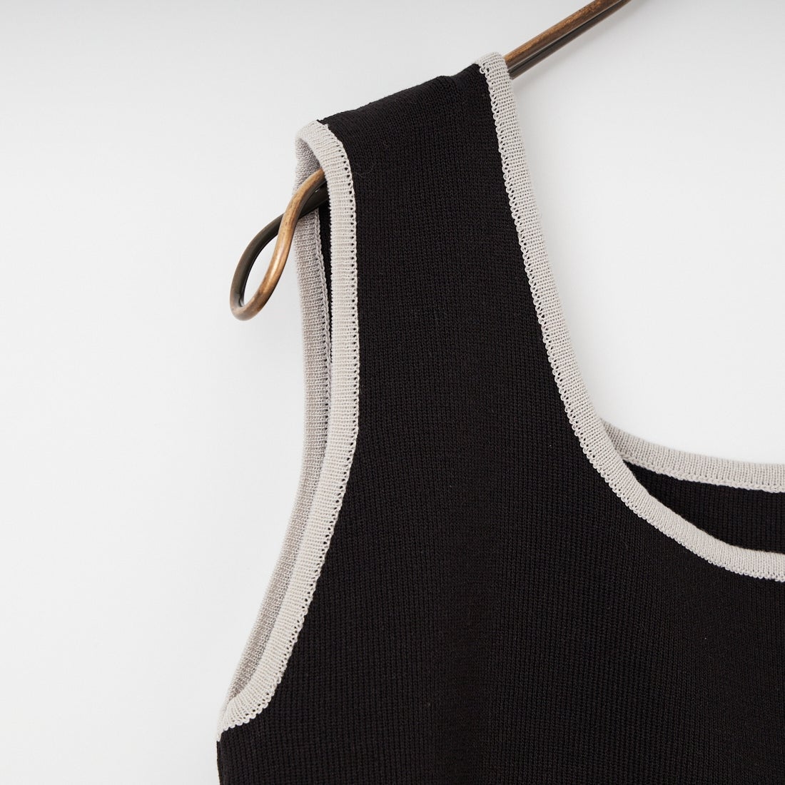 CLOCHE [クロシェ] 配色スクエアニットタンクトップ [61285581] ﾌﾞﾗｯｸ/ｸﾞﾚｰ