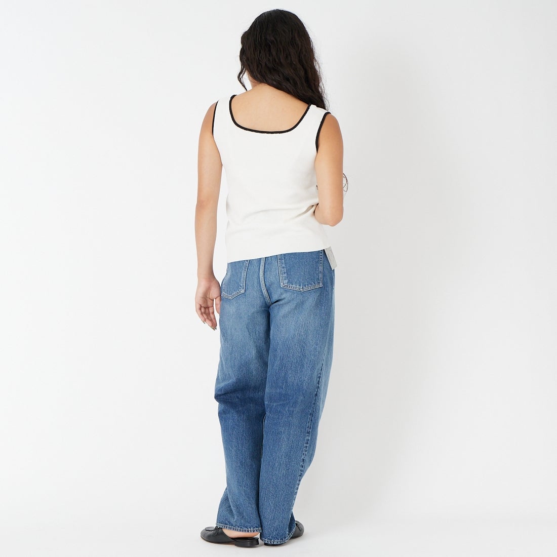 CLOCHE [クロシェ] 配色スクエアニットタンクトップ [61285581] ｵﾌ/ﾌﾞﾗｯｸ &&モデル身長：162cm 着用サイズ：2&&