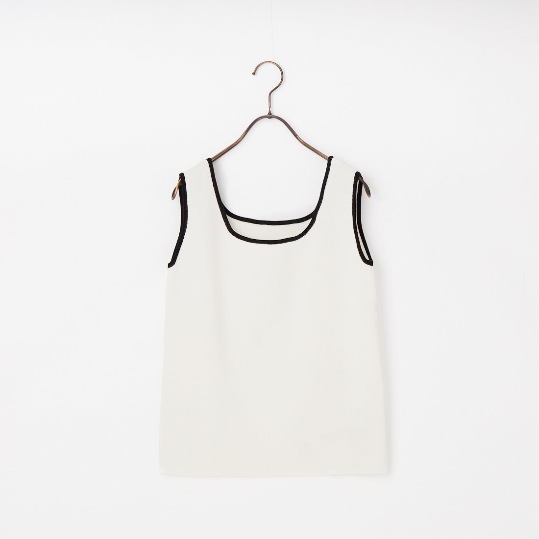 CLOCHE [クロシェ] 配色スクエアニットタンクトップ [61285581] ｵﾌ/ﾌﾞﾗｯｸ