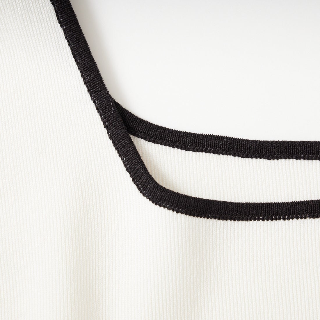 CLOCHE [クロシェ] 配色スクエアニットタンクトップ [61285581] ｵﾌ/ﾌﾞﾗｯｸ