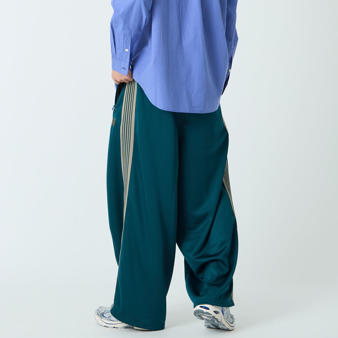 Needles [ニードルズ] ヒザデルトラックパンツ [SX410] B GREEN &&モデル身長：179cm 着用サイズ：S&&