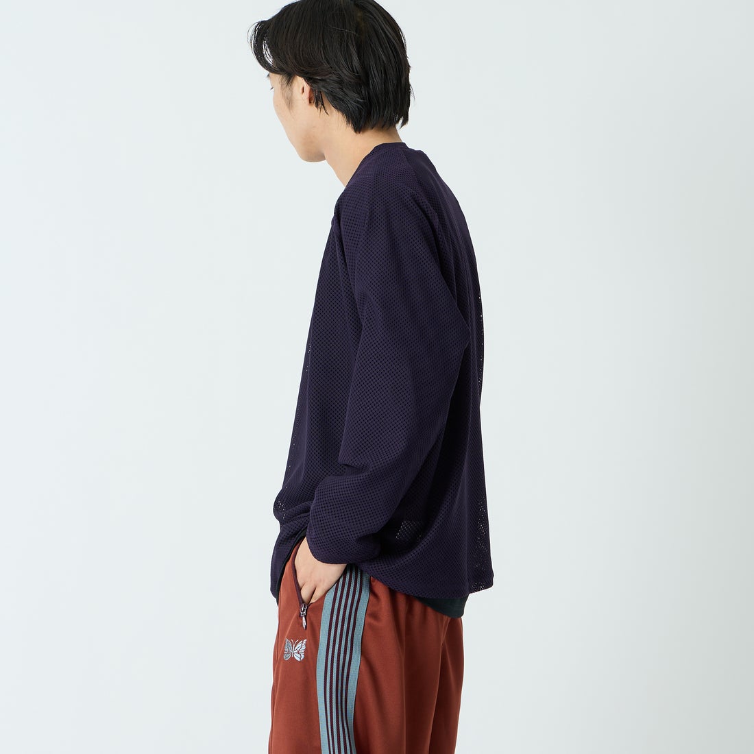 Needles [ニードルズ] ロングスリーブUネックTシャツ [SX433] B EGGPLANT &&モデル身長：179cm 着用サイズ：M&&