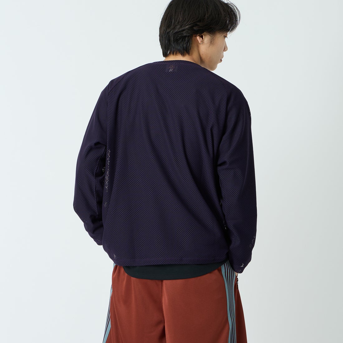 Needles [ニードルズ] ロングスリーブUネックTシャツ [SX433] B EGGPLANT &&モデル身長：179cm 着用サイズ：M&&