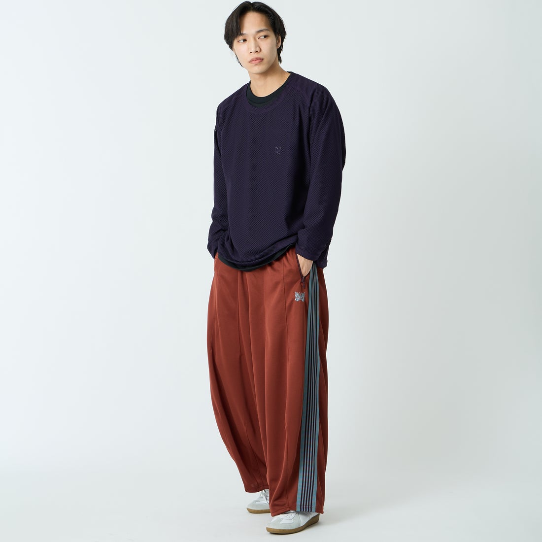 Needles [ニードルズ] ロングスリーブUネックTシャツ [SX433] B EGGPLANT &&モデル身長：179cm 着用サイズ：M&&