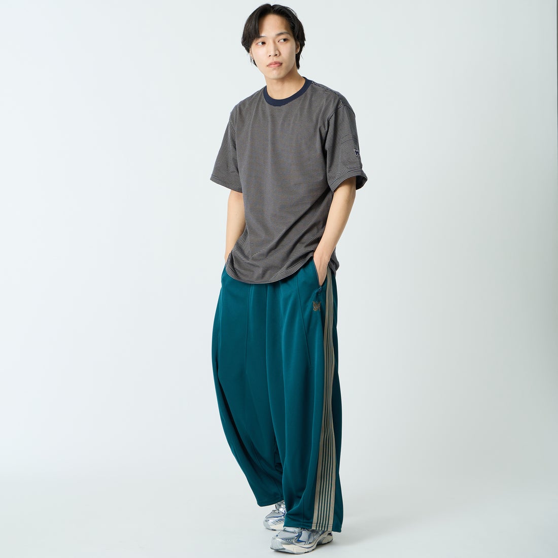 Needles [ニードルズ] ショートスリーブクルーネックTシャツ [SX446] B NVY/MOCH &&モデル身長：179cm 着用サイズ：M&&