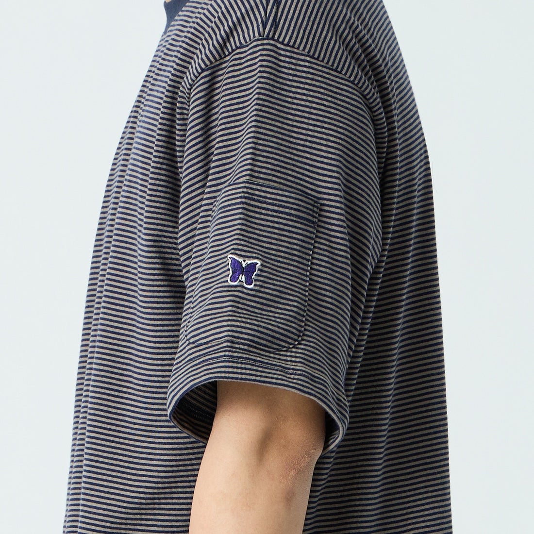 Needles [ニードルズ] ショートスリーブクルーネックTシャツ [SX446] B NVY/MOCH &&モデル身長：179cm 着用サイズ：M&&