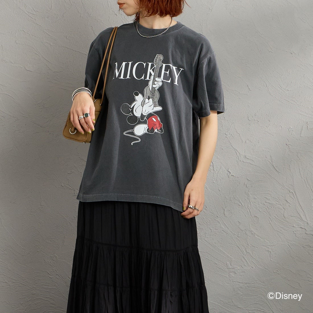 GOOD ROCK SPEED [グッドロックスピード] 別注 MICKEY MOUSE / クラックプリントTシャツ [INTN-071-JF] CHARCOAL &&モデル身長：158cm 着用サイズ：M&&