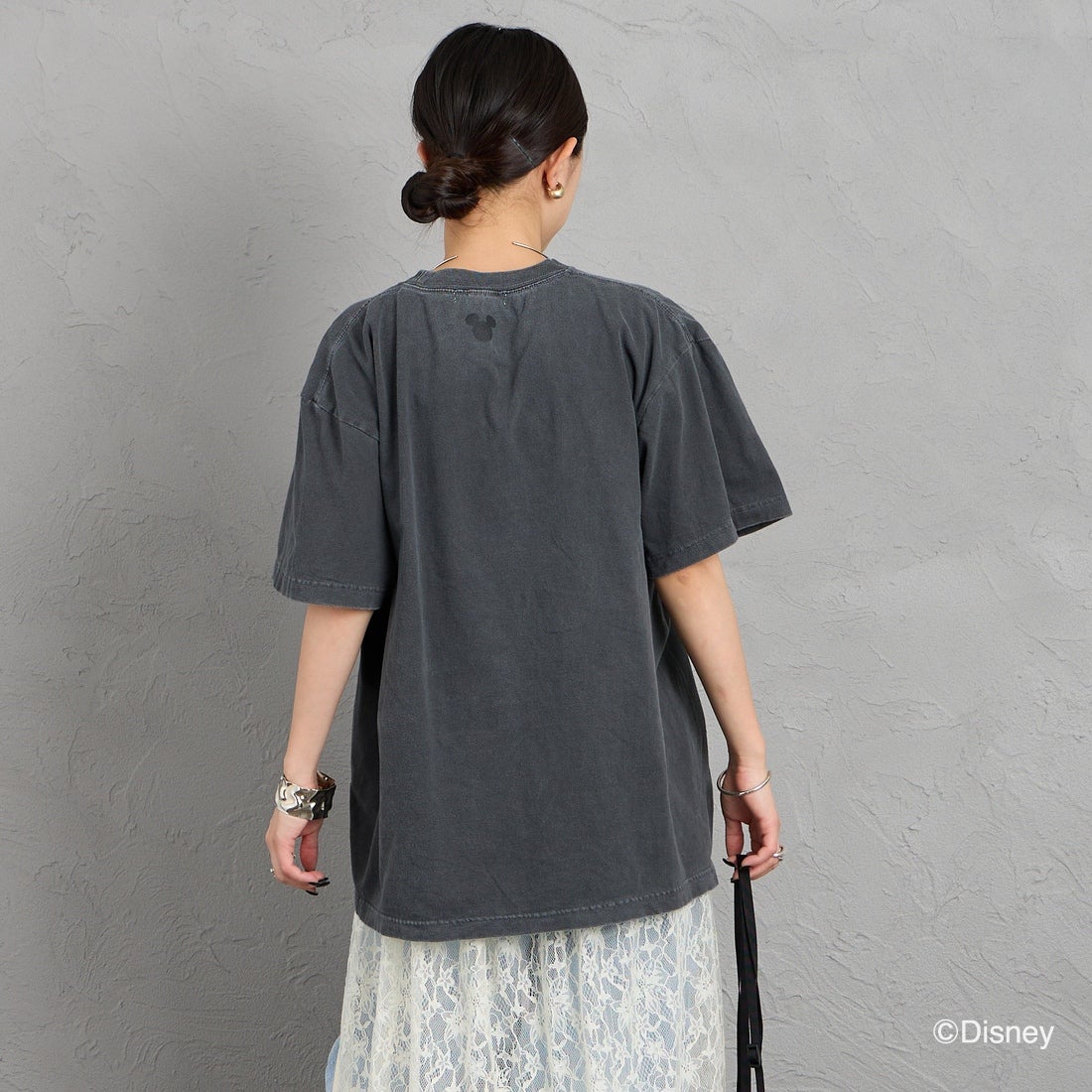 GOOD ROCK SPEED [グッドロックスピード] 別注 MICKEY MOUSE / フロッキープリントTシャツ [INTN-070-JF] CHARCOAL &&モデル身長：150cm 着用サイズ：M&&