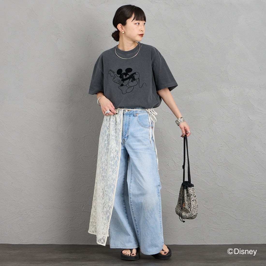 GOOD ROCK SPEED [グッドロックスピード] 別注 MICKEY MOUSE / フロッキープリントTシャツ [INTN-070-JF] CHARCOAL &&モデル身長：150cm 着用サイズ：M&&