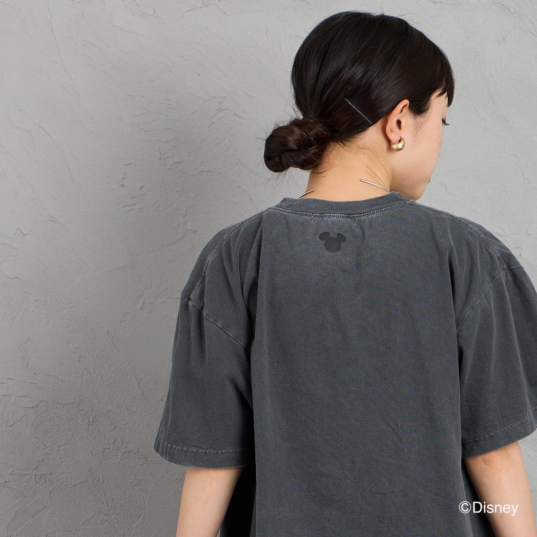 GOOD ROCK SPEED [グッドロックスピード] 別注 MICKEY MOUSE / フロッキープリントTシャツ [INTN-070-JF] CHARCOAL &&モデル身長：150cm 着用サイズ：M&&
