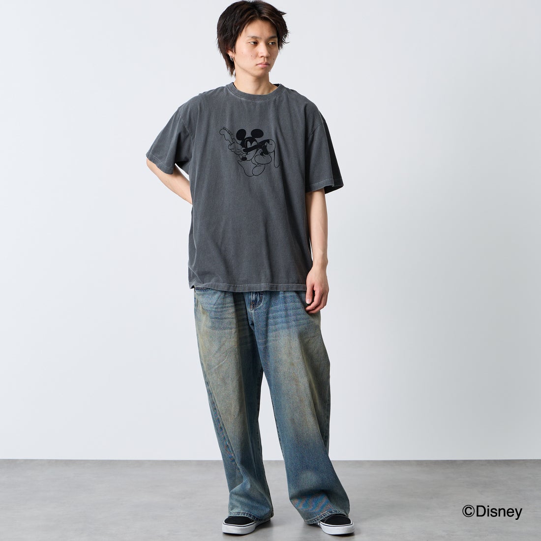GOOD ROCK SPEED [グッドロックスピード] 別注 MICKEY MOUSE / フロッキープリントTシャツ [INTN-070-JF] CHARCOAL &&モデル身長：177cm 着用サイズ：XL&&