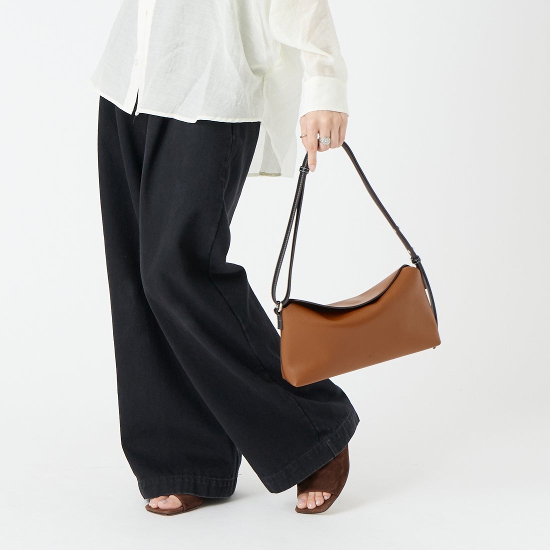 &MyuQ [アンドミューク] UPIS COLORS レザーバッグ [MCB126] CAMEL