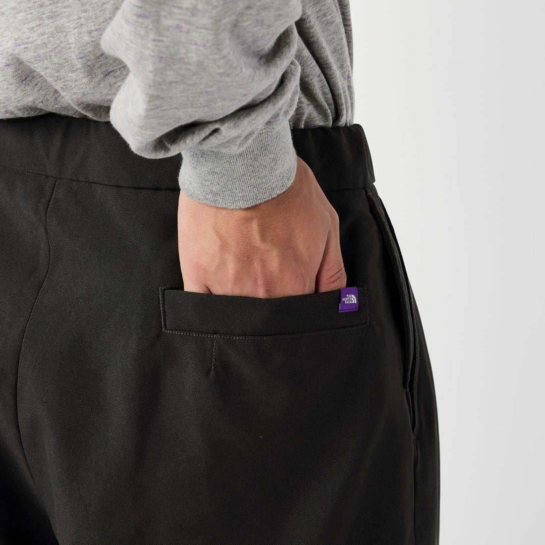 THE NORTH FACE PURPLE LABEL [ザ ノースフェイス パープルレーベル] ポリエステルトロピカル フィールドワークパンツ [N26SC064] K BLACK &&モデル身長：177cm 着用サイズ：32&&