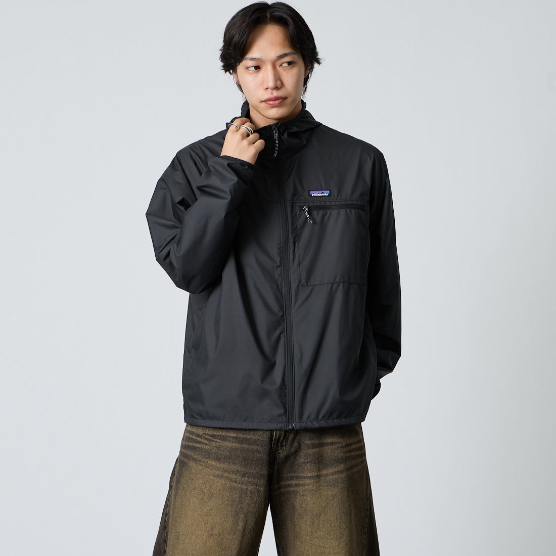 patagonia [パタゴニア] メンズ ライト&バリアブルジャケット [20495] BLK &&モデル身長：179cm 着用サイズ：M&&