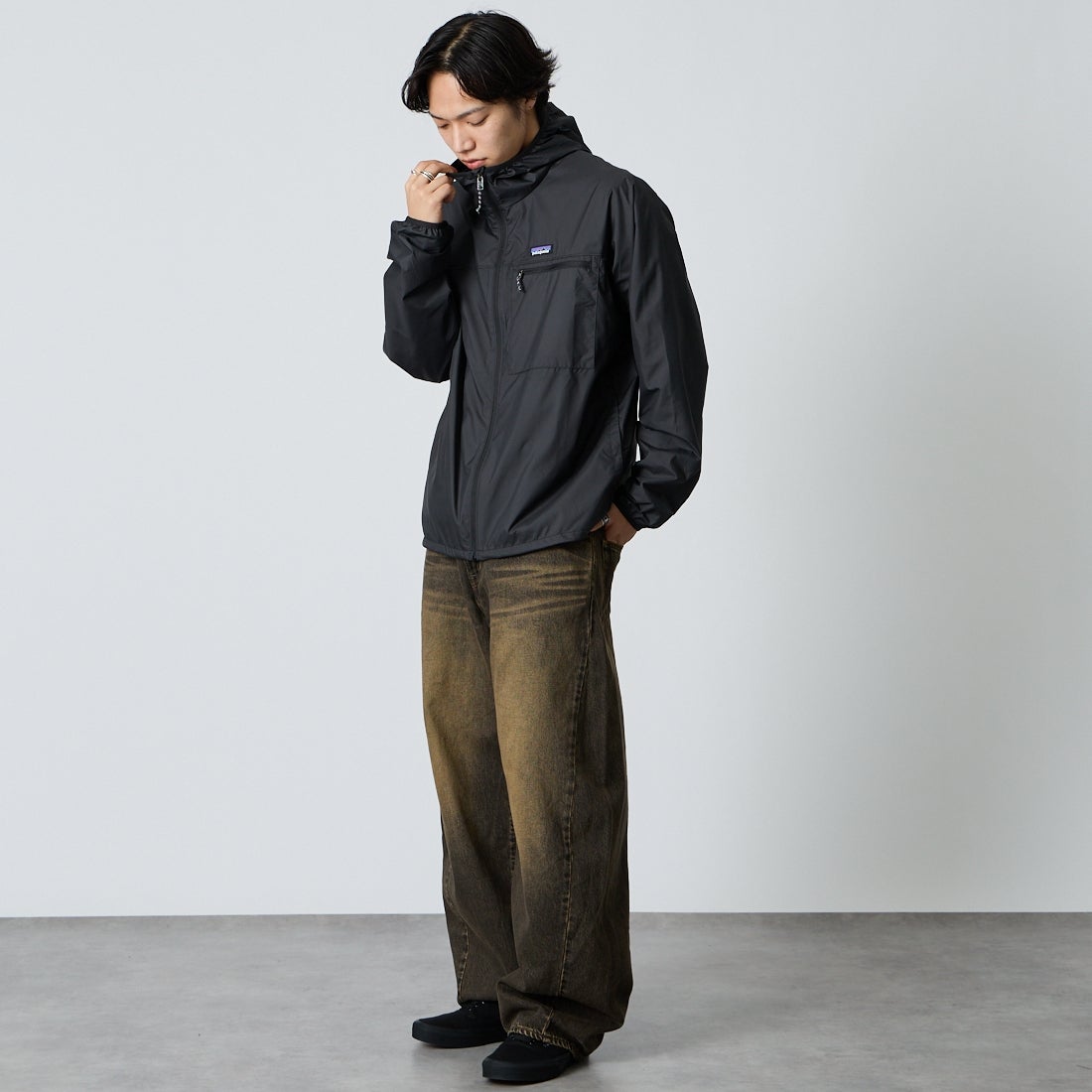patagonia [パタゴニア] メンズ ライト&バリアブルジャケット [20495] BLK &&モデル身長：179cm 着用サイズ：M&&
